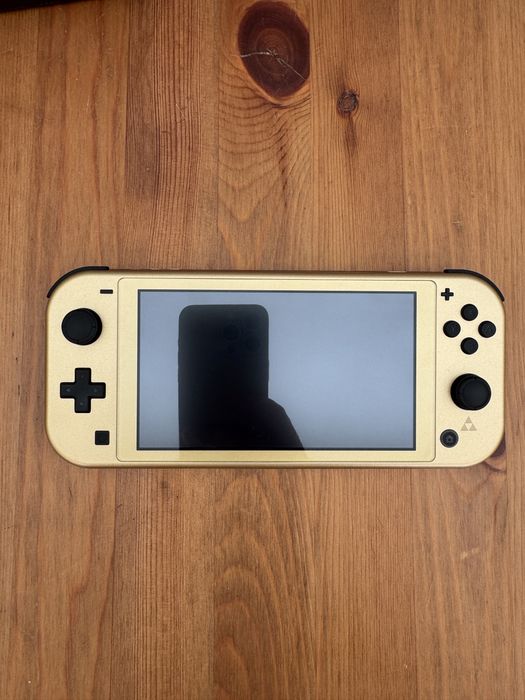 Nintendo Switch Lite Hyrule Edition