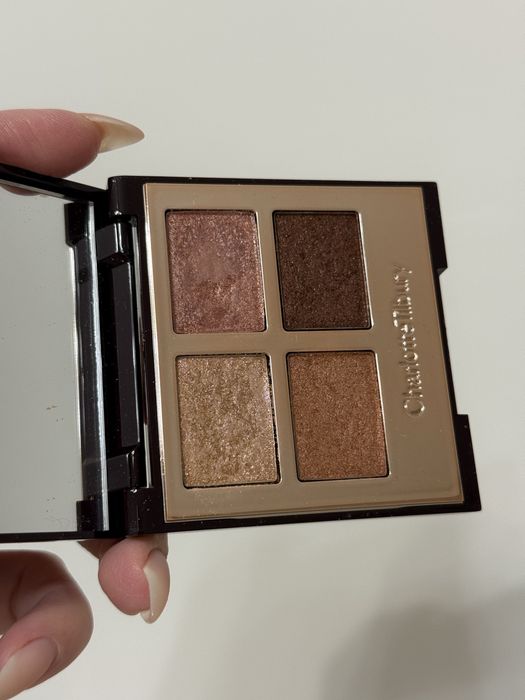 Тіні Charlotte Tilbury