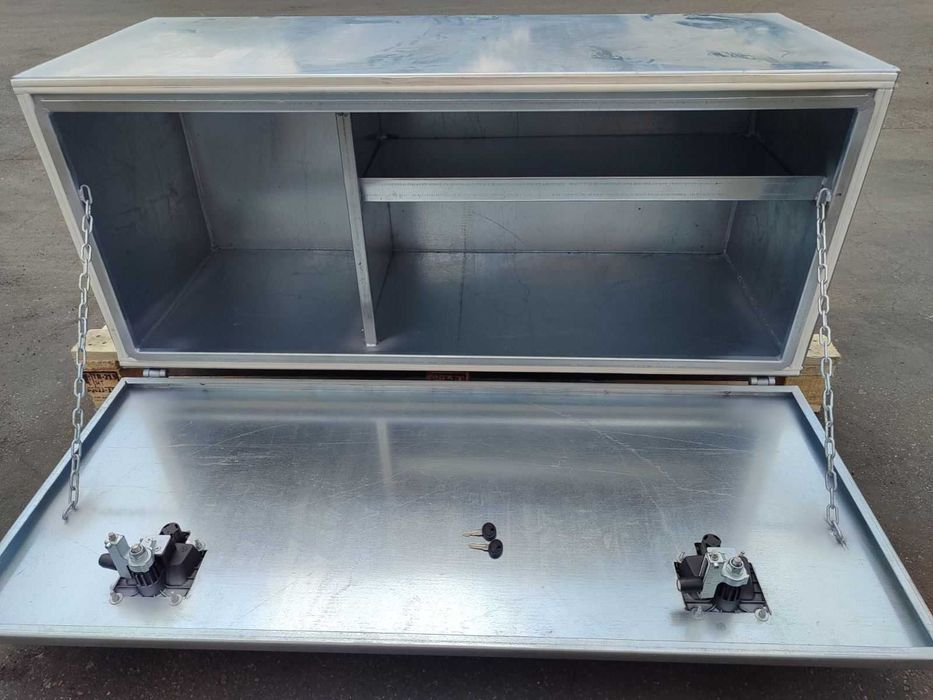 Інструментальні ящики для вантажівок, тягача, спецтехніки в наявності