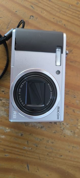 Câmera Digital - Ricoh R8