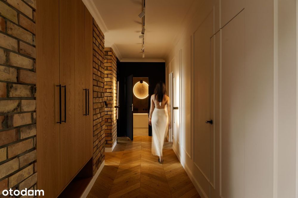 120m2; 2 łazienki; 2 tarasy; 2 stronne; 2 m.w hali; jak nowe