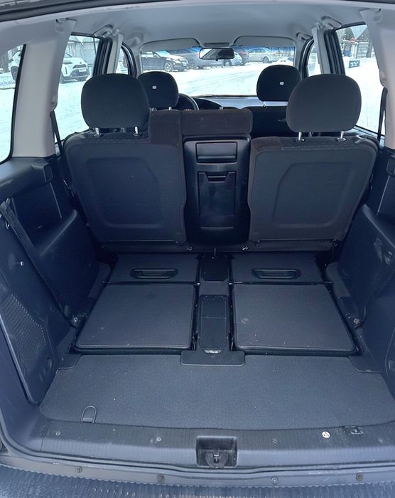 Свіжопригнана Опель Зафіра 1.8ГАЗ-БЕНЗИН  не розмитнена вже в Києві