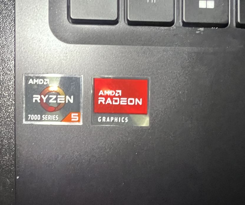 ASUS Vivobook 16 (2025) Ryzen 5 / 16GB / 512GB — Состояние НОВОГО