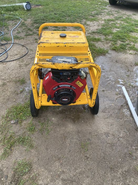 Profesionalny Agregat prądotwórczy 11 KVA  230 400 v  16.7 A