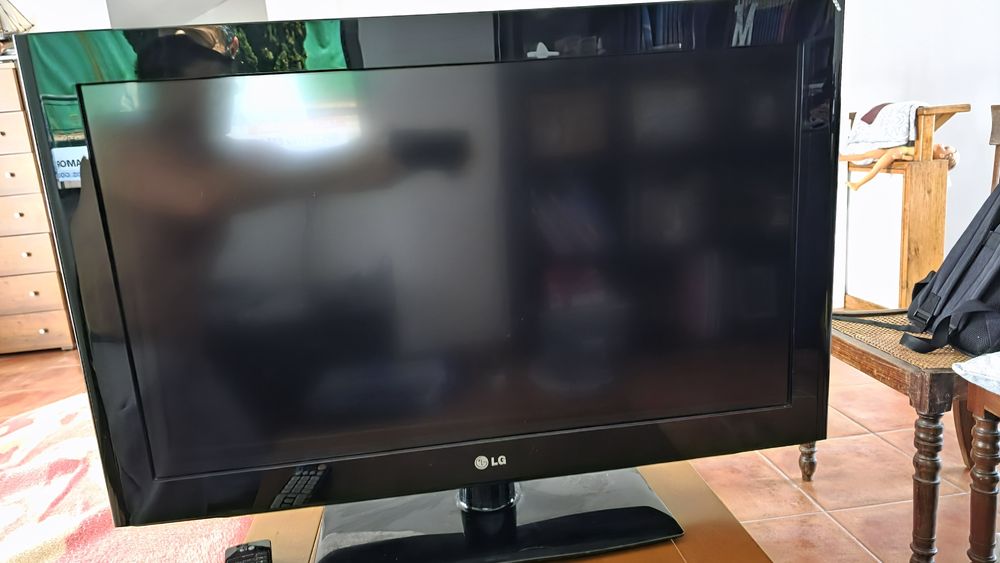 TV LG 32'' BEM ESTIMADA