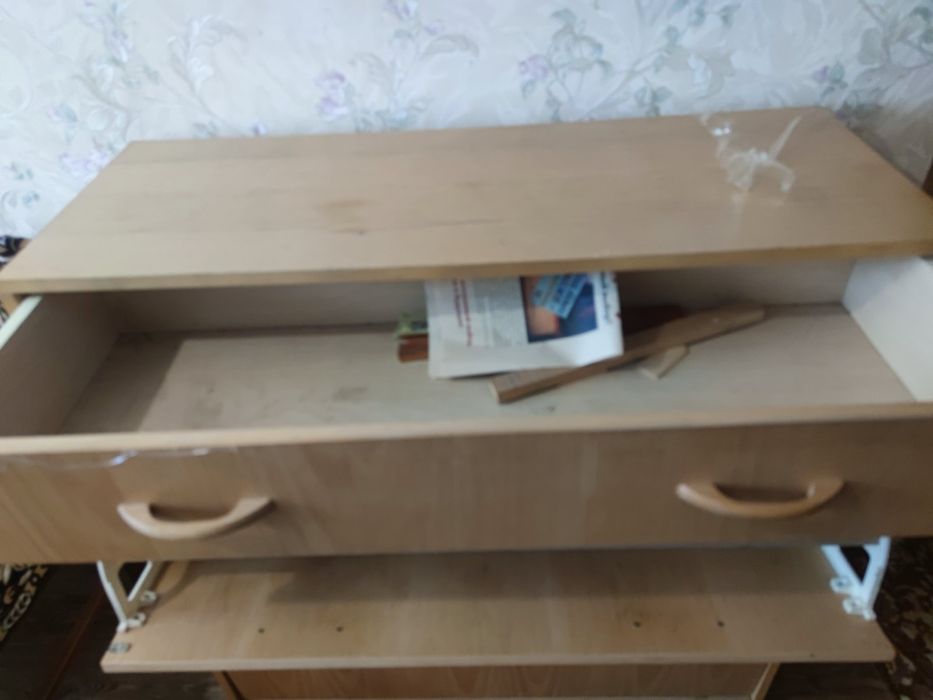 Продам тумбу для обуви.