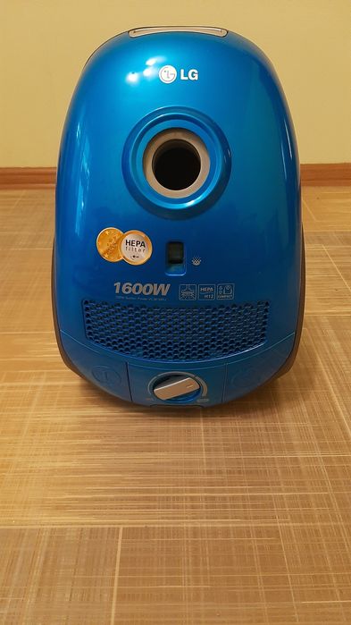 Пилесос LG модель VC3816RU
