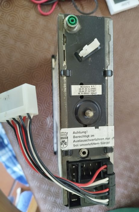 Auto rádio Grundig vintage (anos 80)