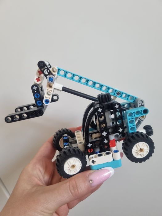 Lego Technic 42133 Ładowarka