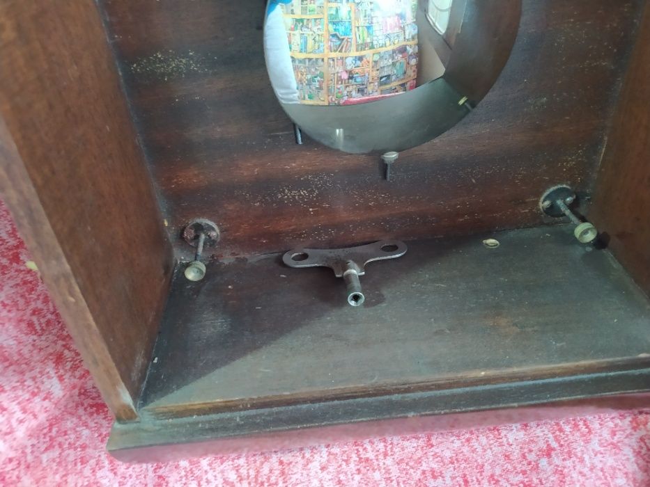 Relógio Antigo de Pêndulo