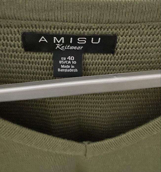 Oliwkowy khaki sweterek sweter dekolt w serek amisu r. 40