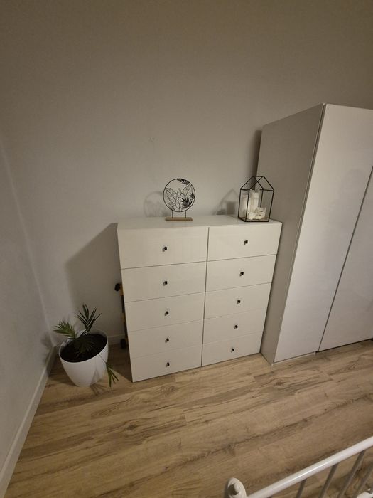 Komoda z szufladami połysk biała