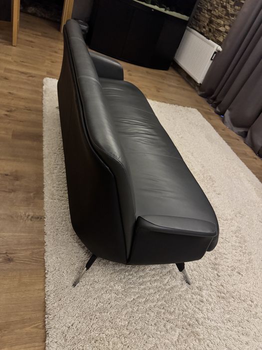 Продам диван кожаный