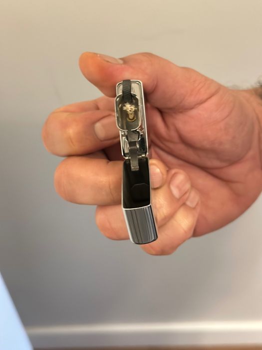 Isqueiro clássico, cromado Zippo.