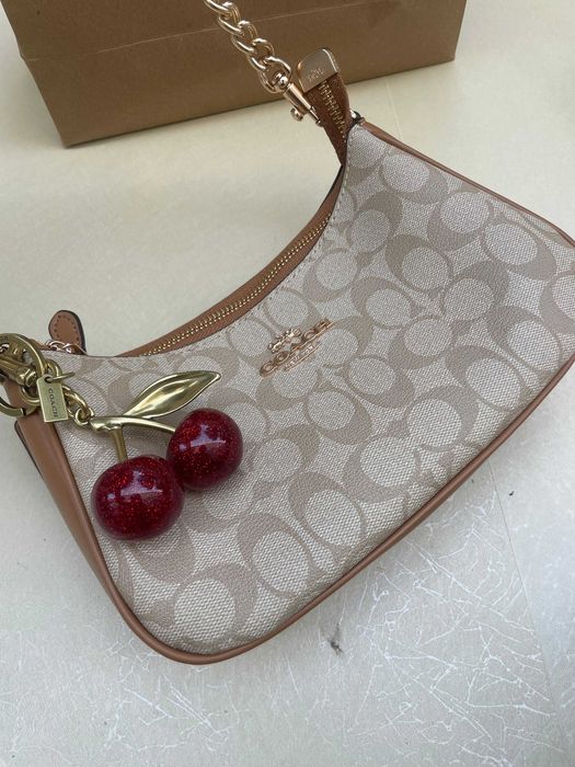 Mala Teri Coach Shoulder