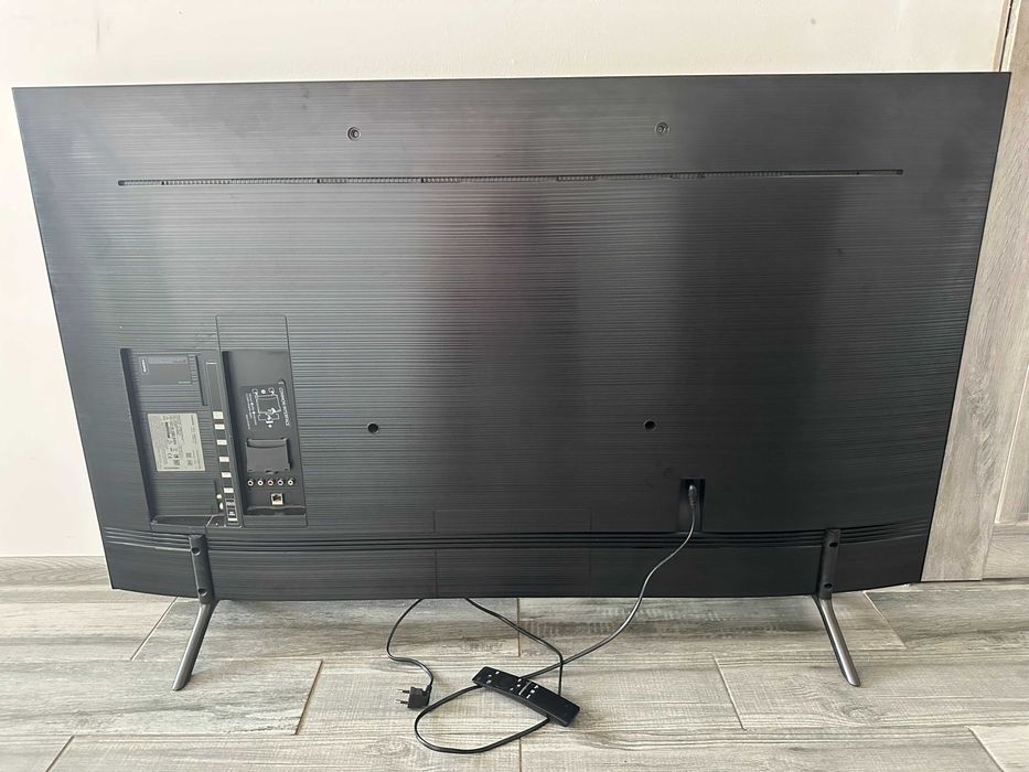 Телевізор Samsung 58” 4K Smart TV UE58RU7172U