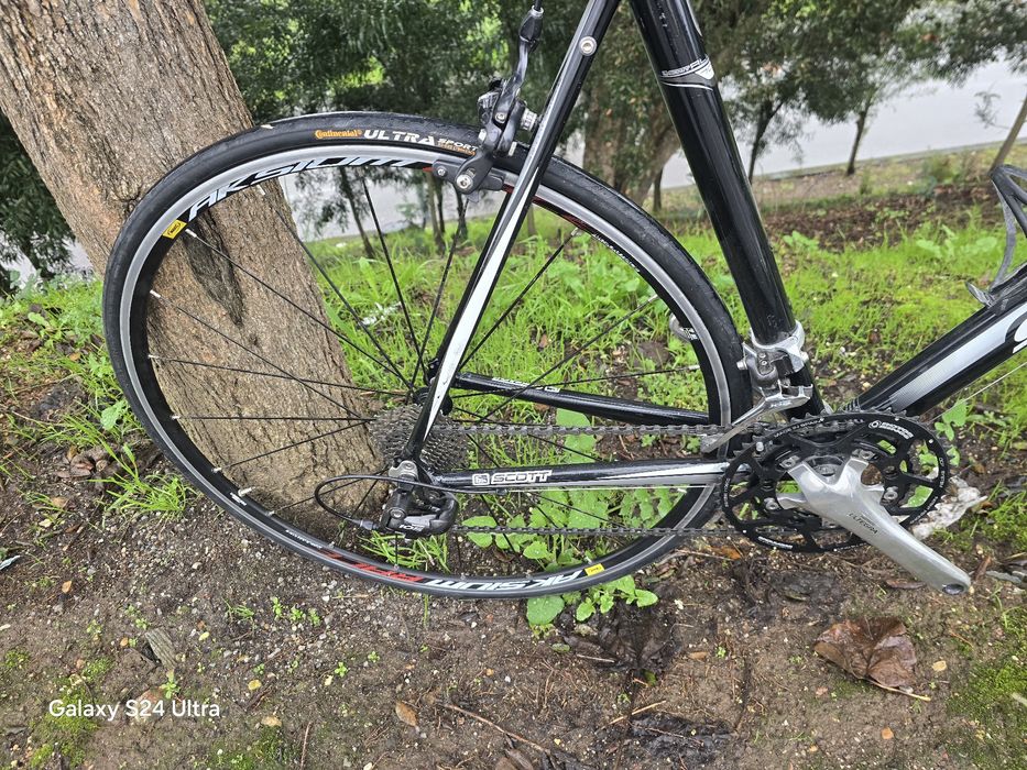 Scott de estrada L 10x2v com 105 e mavic