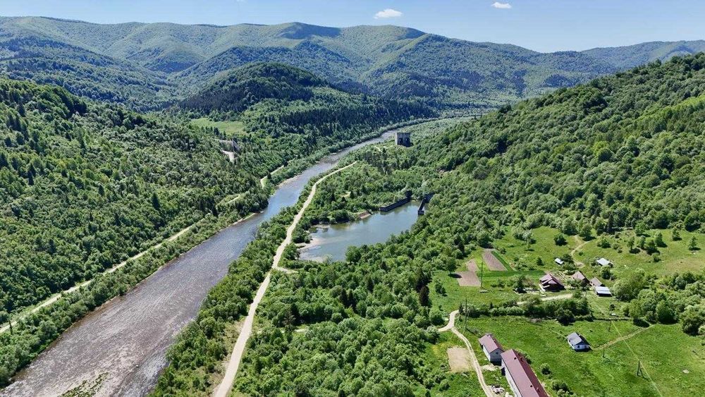 Будівля, комерція, недобудова, Довге (Сопіт), Львівська область