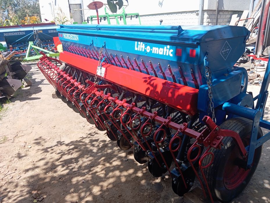 Продам сівалки 3м зернові дискові і анкерні для МТЗ ЮМЗ Т 40