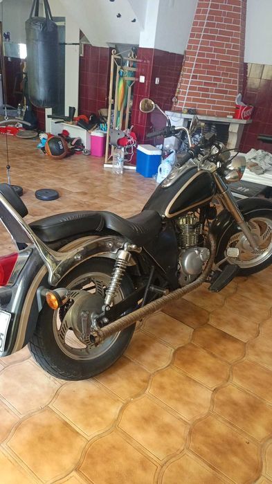 Moto 200cc em bom estado