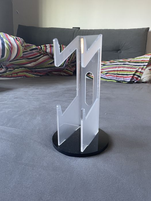 Suporte para comando e headfones