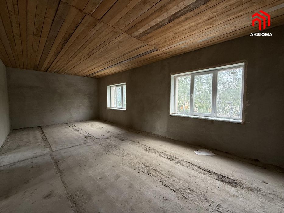 Продаж нежитлової будівлі 350 кв.м. з фасадним входом