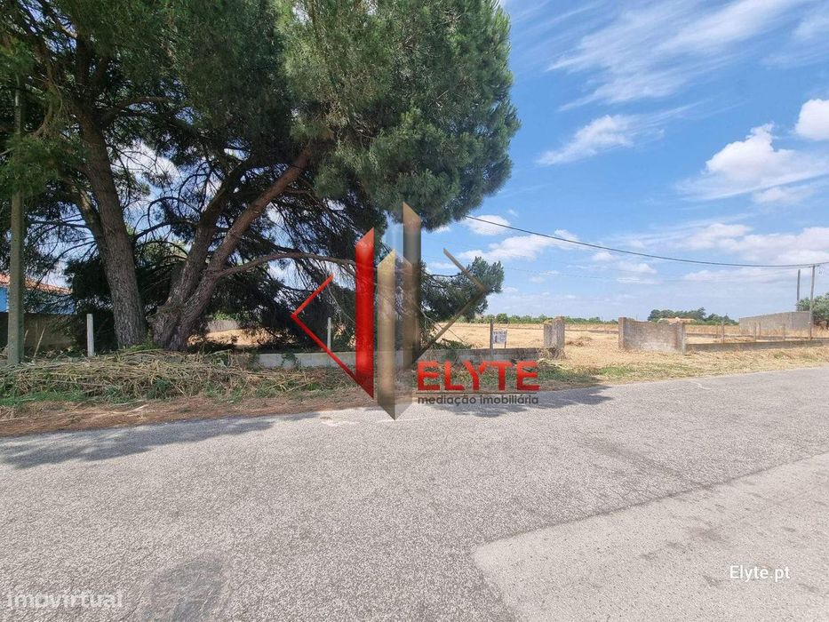 Terreno Urbano de 2500 m² em Benavente.