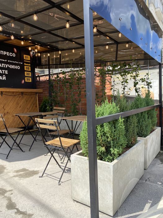 Продаж кавʼярні Мафу з терасою