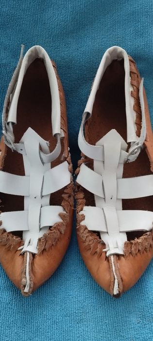 Buty ludowe opanci skórzane rozmiar 37-38