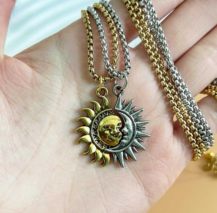 Komplet naszyjników unisex słońce i księżyc w dwóch kolorach
