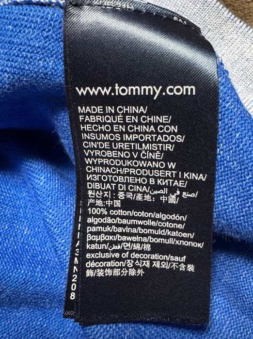 Свитер Tommy Hilfiger.