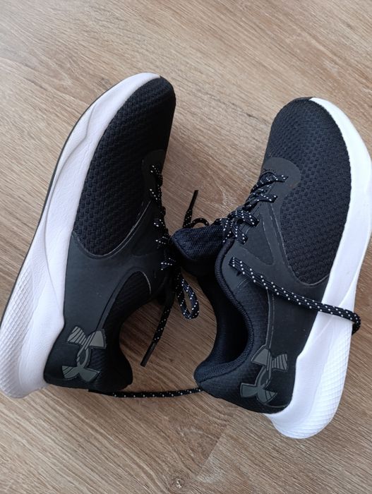 Damskie sportowe do biegania 38 Under Armour