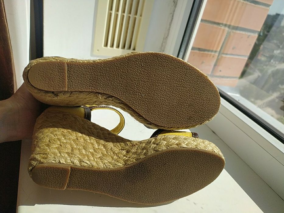 Босоніжки Levis 37p