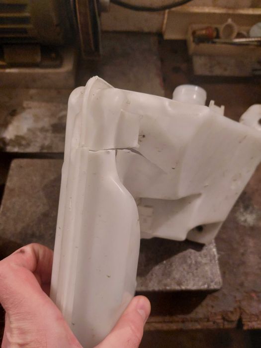 Продам бачок омиваючої рідини на ауді а3