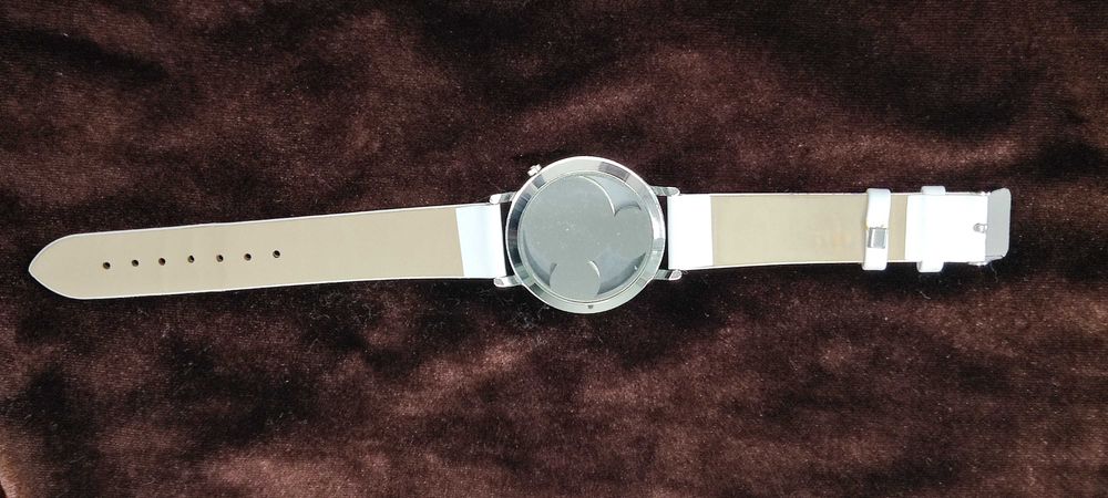 Lindíssimo Relógio Mickey  artigo novo