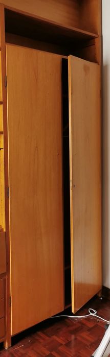 Oportunidade Olaio- Estantes com e sem portas