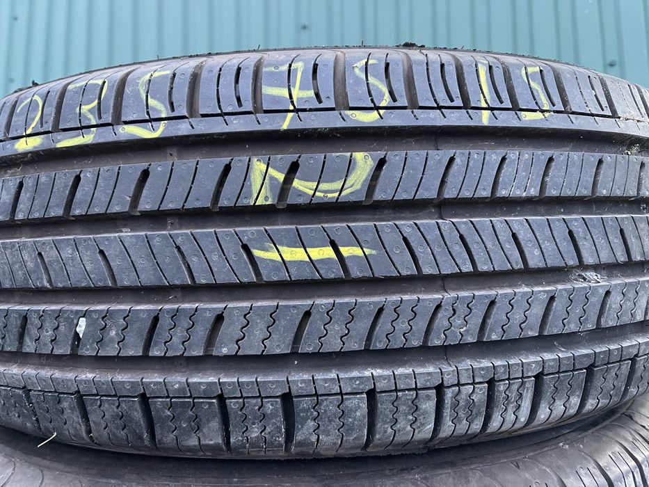 Нові шини всесезонні 235/75R15 KUMHO 4шт  комплект