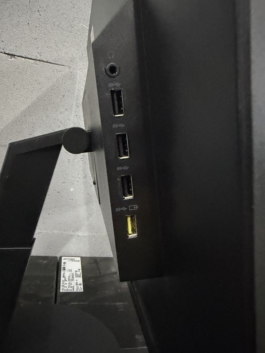 Монітор Lenovo T24D-10 є кількість