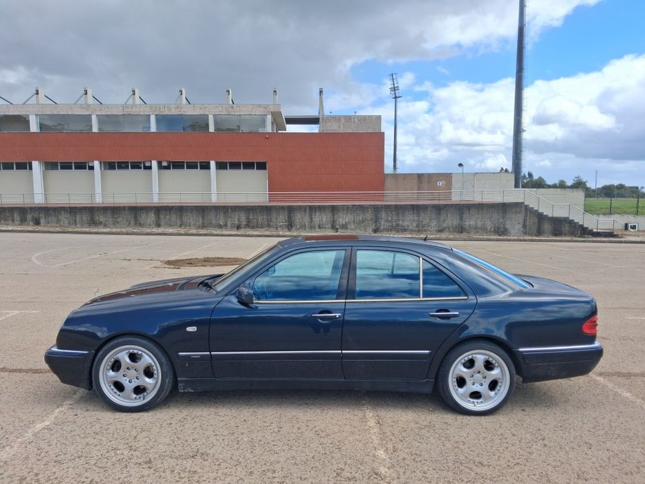 Mercedes Benz E300TD