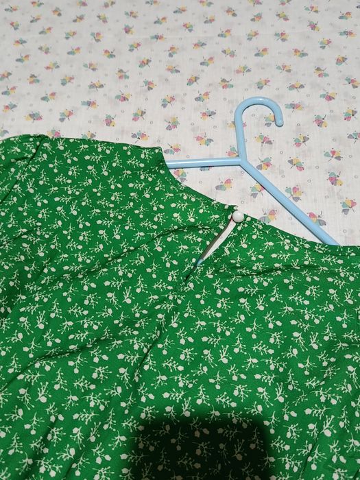 Vestido M, novo
Leve, ideal para os dias frescos
Nunca foi usado