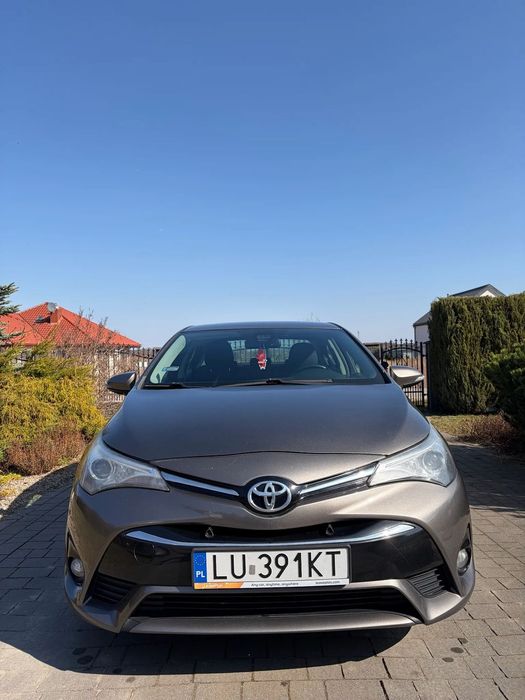 Toyota Avensis Salon Polska rok 2016