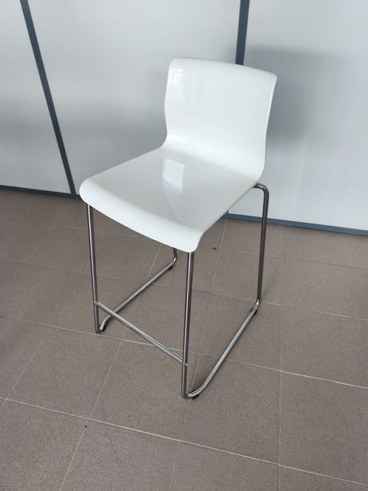 Banco Alto Design Branco – Como Novo