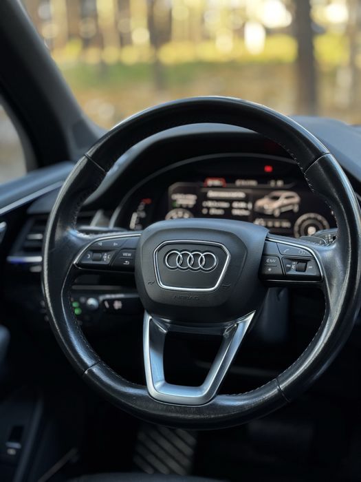 Продам Audi Q7 2017