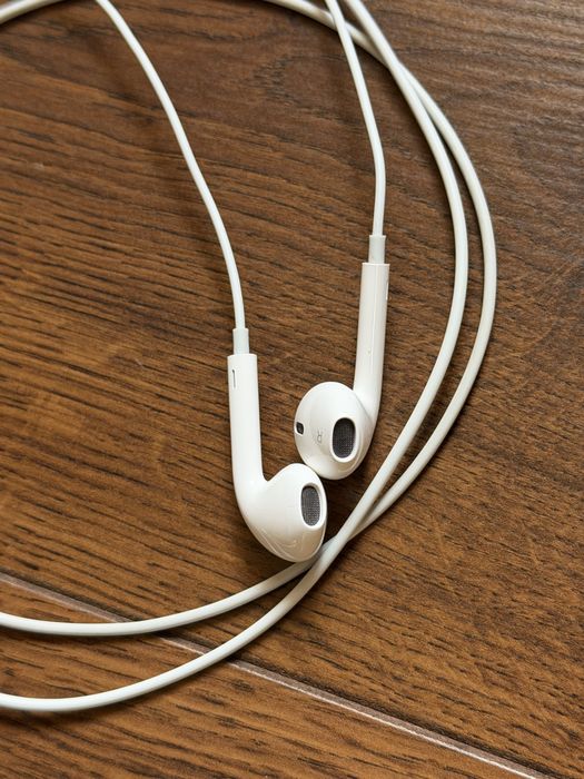 Apple earpods Lightning