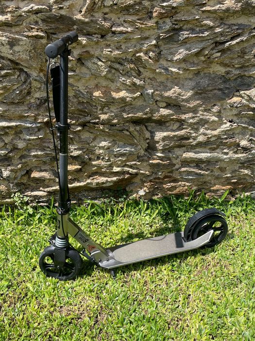 Trotinete Oxelo MID 9 cinzenta, dobrável e com suspensão