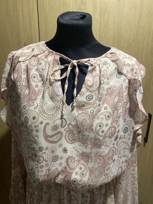 Sukienka mohito asymetryczna dłuższy tył m we wzorki dlugi rękaw mega