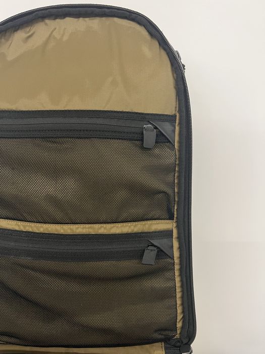 Peter McKinnon x GOMATIC Camera Pack 25L + Small Cube