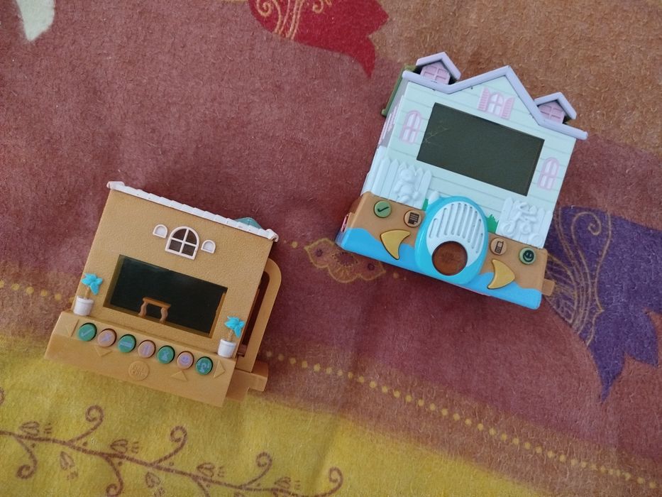 3 casas Pixel Chix (Tamagotchi)