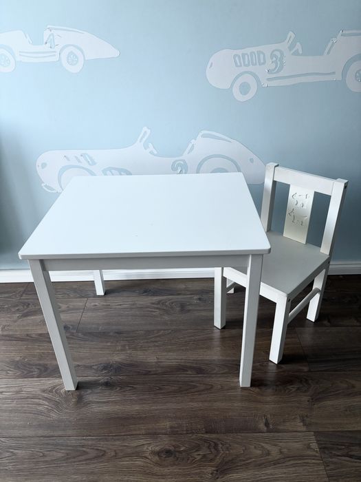 Komplet stolik plus krzeselko Ikea