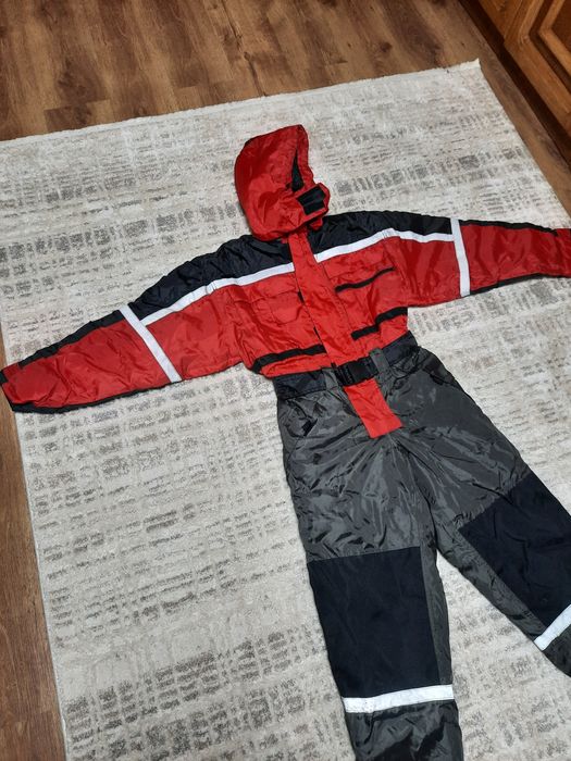 Горнолыжный костюм размера S